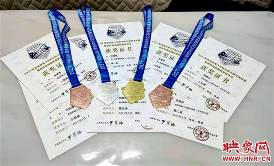 包含体操比赛中厄瓜多尔选手斩获奖牌的词条